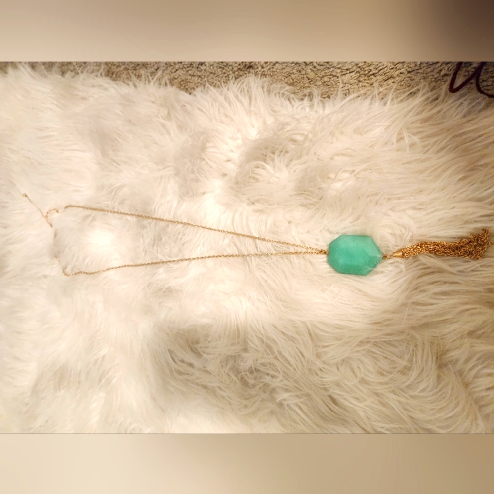 Boutique Gold-Tone Adjustable Tassel Necklace w/ Green Stone Pendant